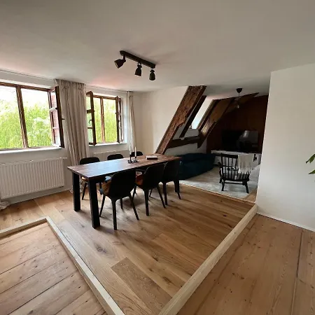 Liboria I Als Gruppe Im Denkmal Augsburgs *