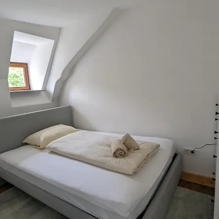 Liboria I Als Gruppe Im Denkmal Augsburgs Augsburg