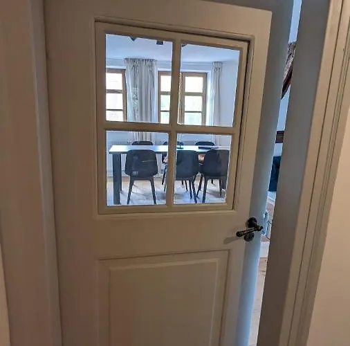 Liboria I Als Gruppe Im Denkmal Augsburgs *