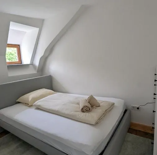 Liboria I Als Gruppe Im Denkmal Augsburgs Aψβούργη